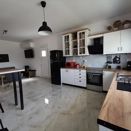 Mika's B Luxury House Near Faliraki Lejlighed