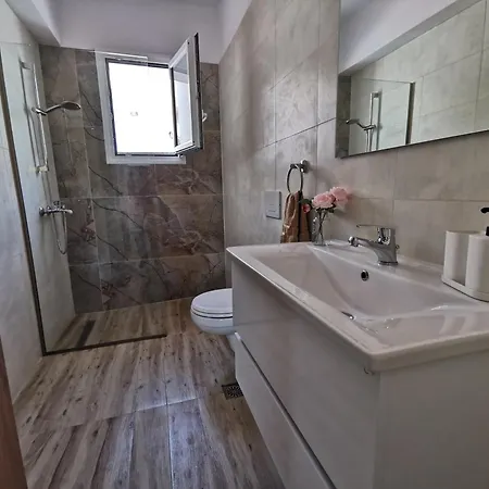 Mika's B Luxury House Near Faliraki Lejlighed